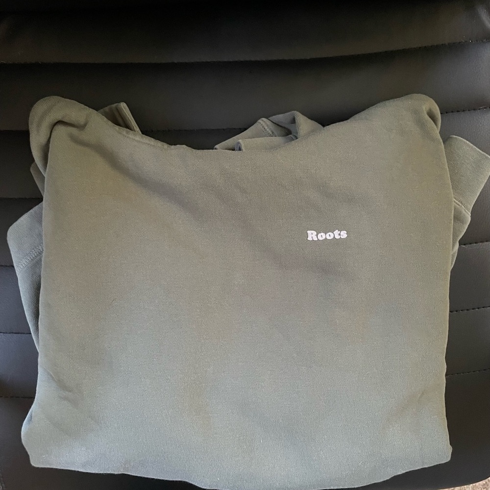 Roots sweatshirt size: XL